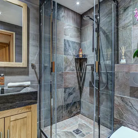公寓 Chalet Davos: Alpine Elegance In Every Season Bedra